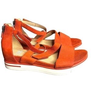 ▶️ Eileen Fisher ◀️ Sally Wedge Sandal in Orange Leather. Size 6.5